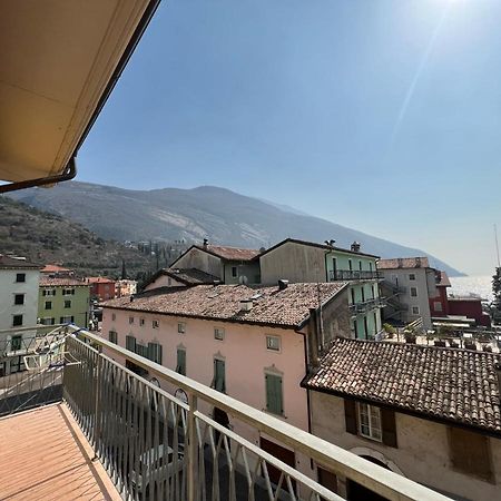 Appartamenti Baia Azzurra 5. Torbole Sul Garda Luaran gambar