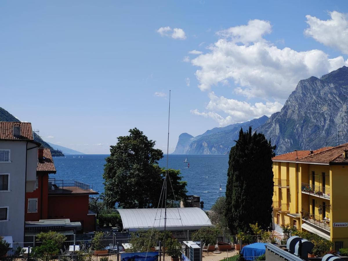 Appartamenti Baia Azzurra 5. Torbole Sul Garda Luaran gambar