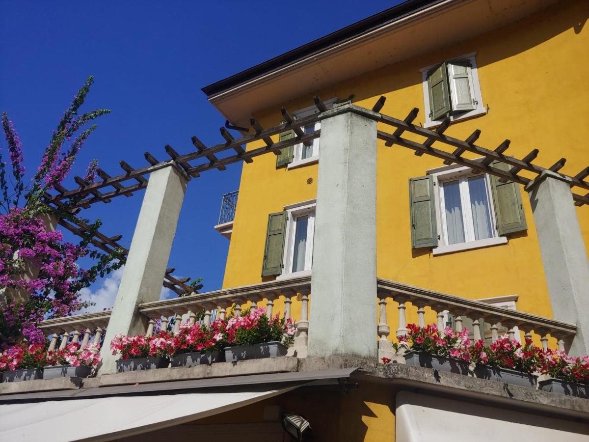 Appartamenti Baia Azzurra 5. Torbole Sul Garda Luaran gambar