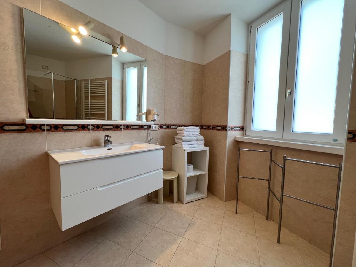 Appartamenti Baia Azzurra 5. Torbole Sul Garda Luaran gambar