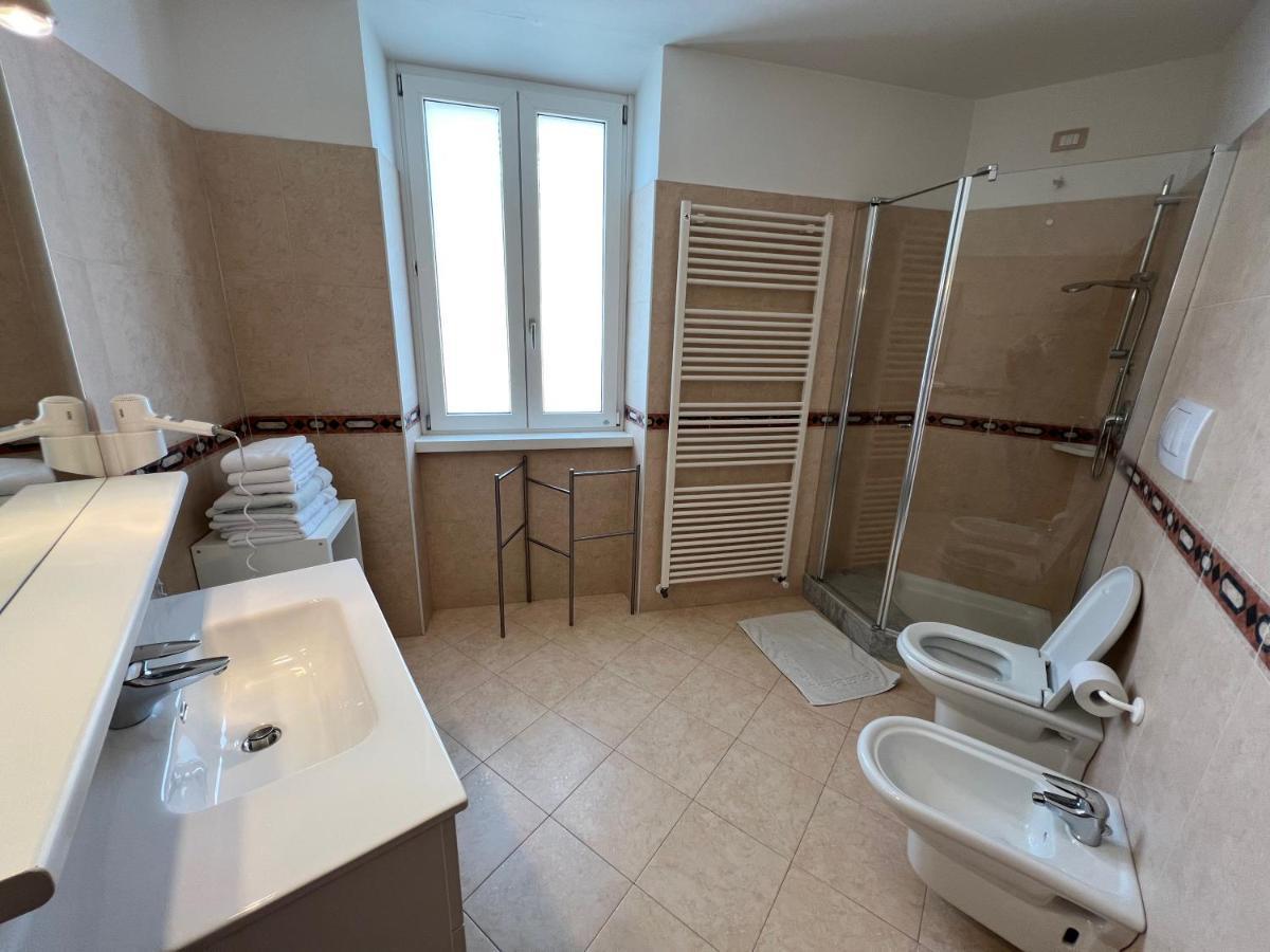 Appartamenti Baia Azzurra 5. Torbole Sul Garda Luaran gambar