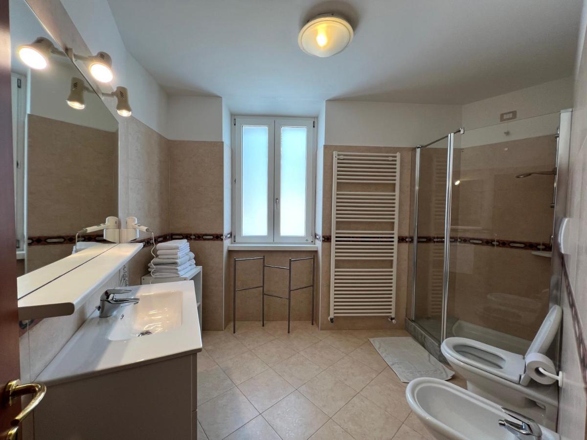 Appartamenti Baia Azzurra 5. Torbole Sul Garda Luaran gambar